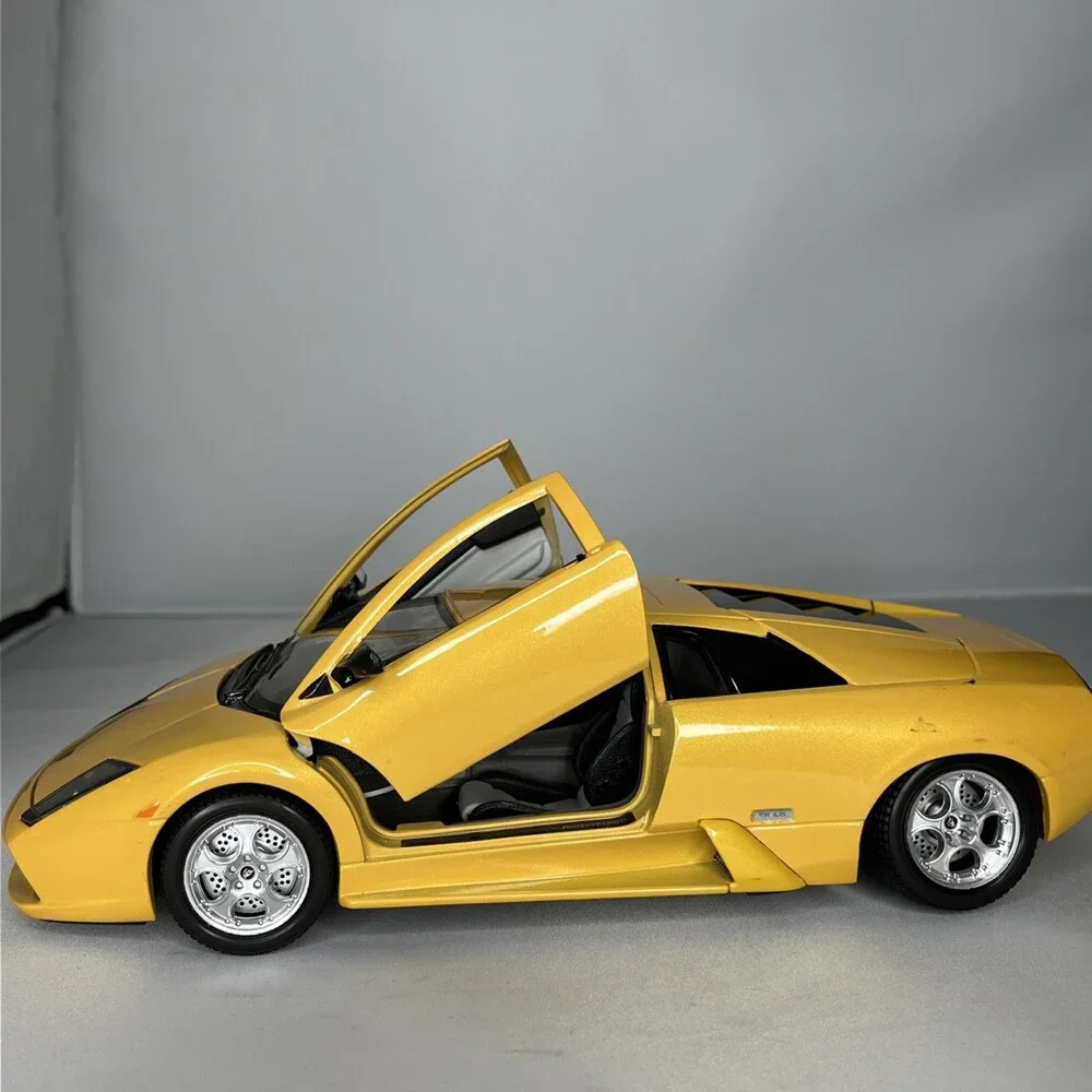 Burago Lamborghini Murciélago Car - Yellow - Scale 1/18 - Made In Italy